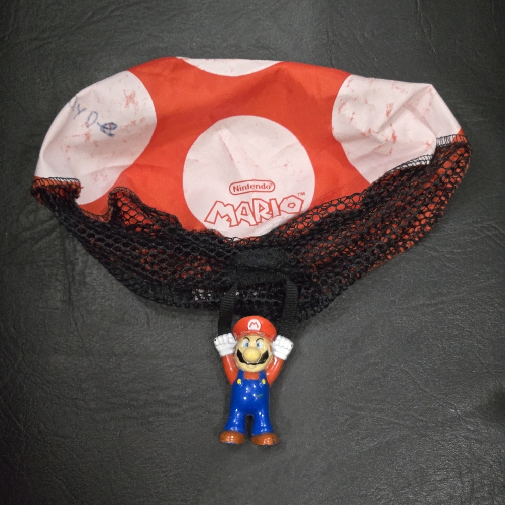 Nintendo Super Mario On A Parachute 2004 Wendy's Toy